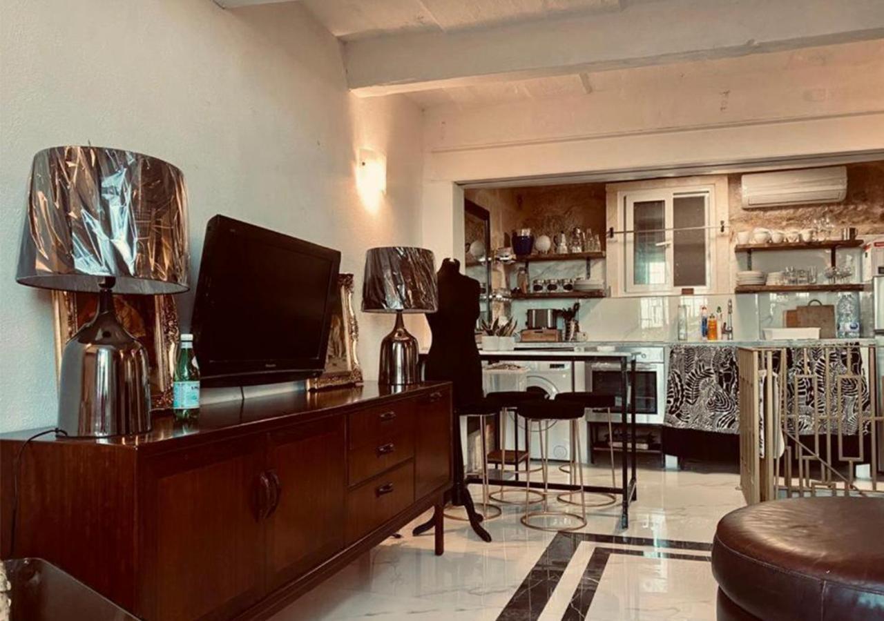 Charming Townhouse Prime Area Valletta Apartman Kültér fotó