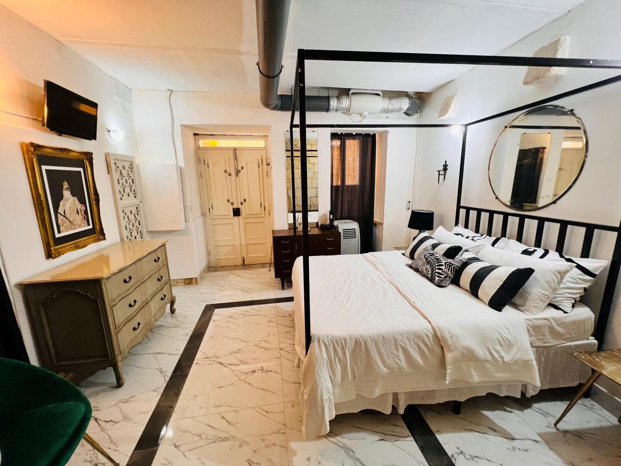Charming Townhouse Prime Area Valletta Apartman Kültér fotó
