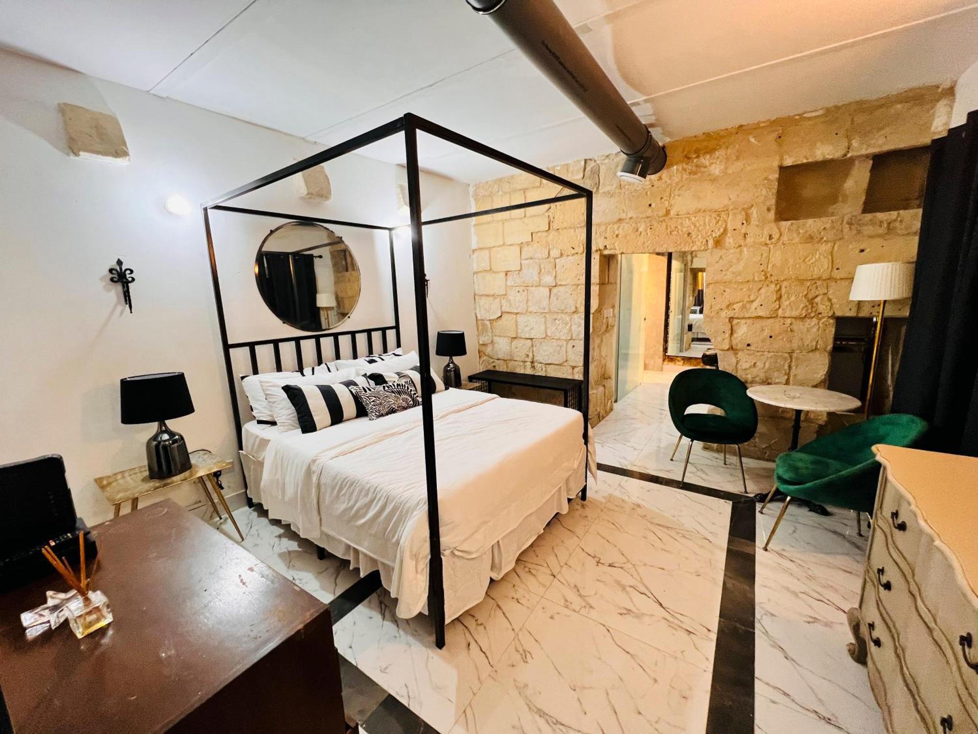 Charming Townhouse Prime Area Valletta Apartman Kültér fotó